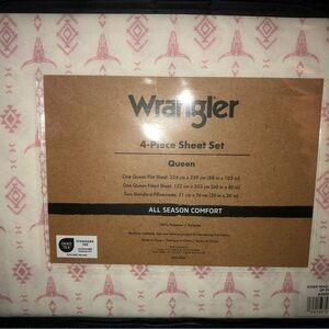 💗 Wrangler Pink and Cream 4-Piece Queen Sheet Set